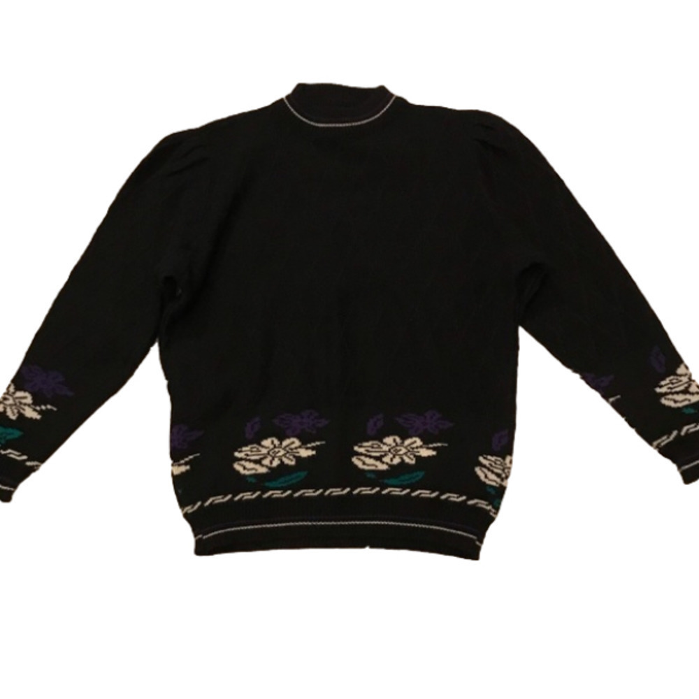 Women’s vintage crew neck sweater, size medium floral details